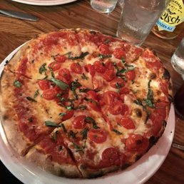 Frasca Pizzeria and Winebar signature dishes Spinach + Arugula Salad
Margherita Pizza
Vesuvio Al A Vodka E Burrata